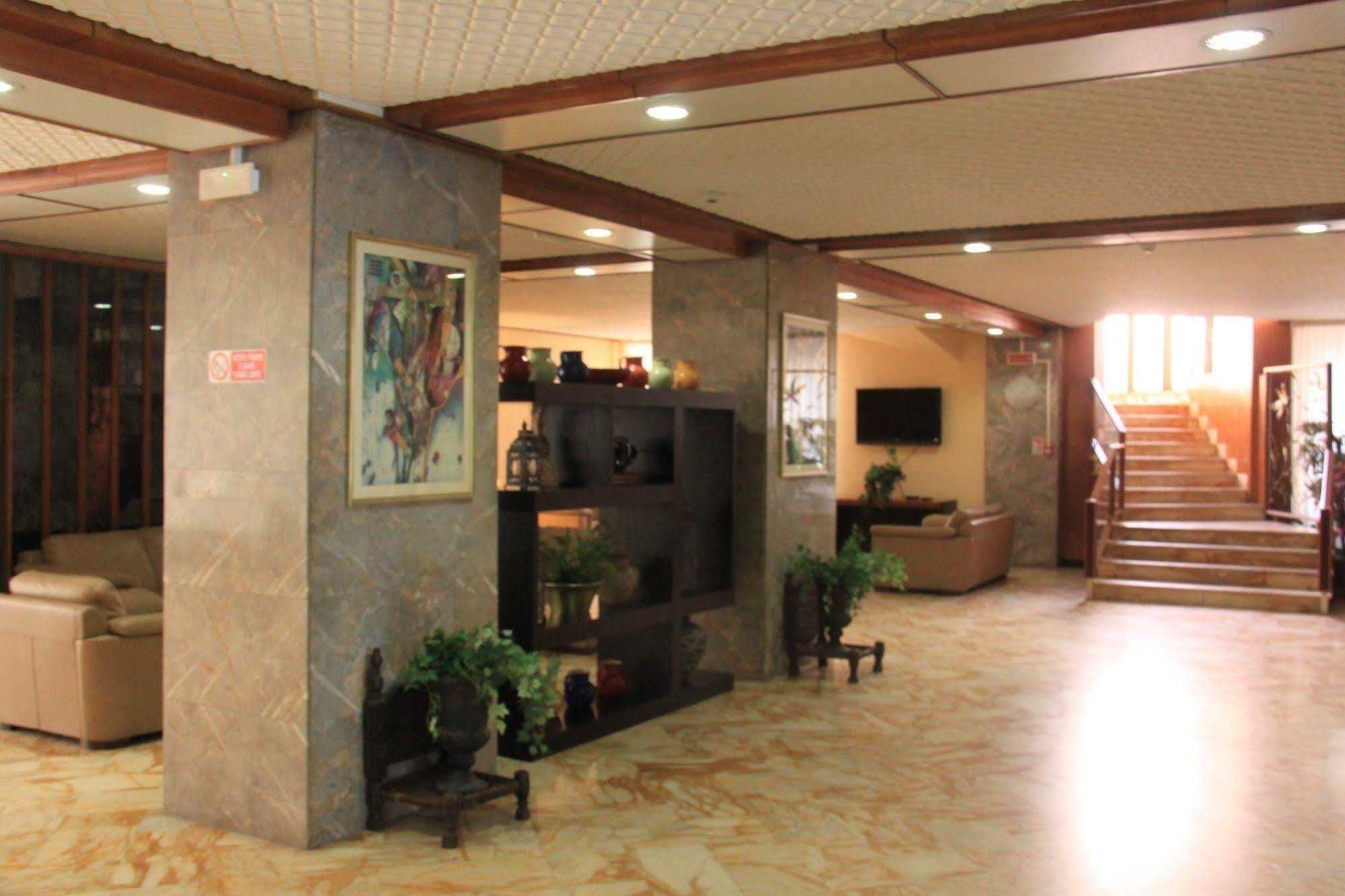 Hotel Plaza Taranto Exterior foto